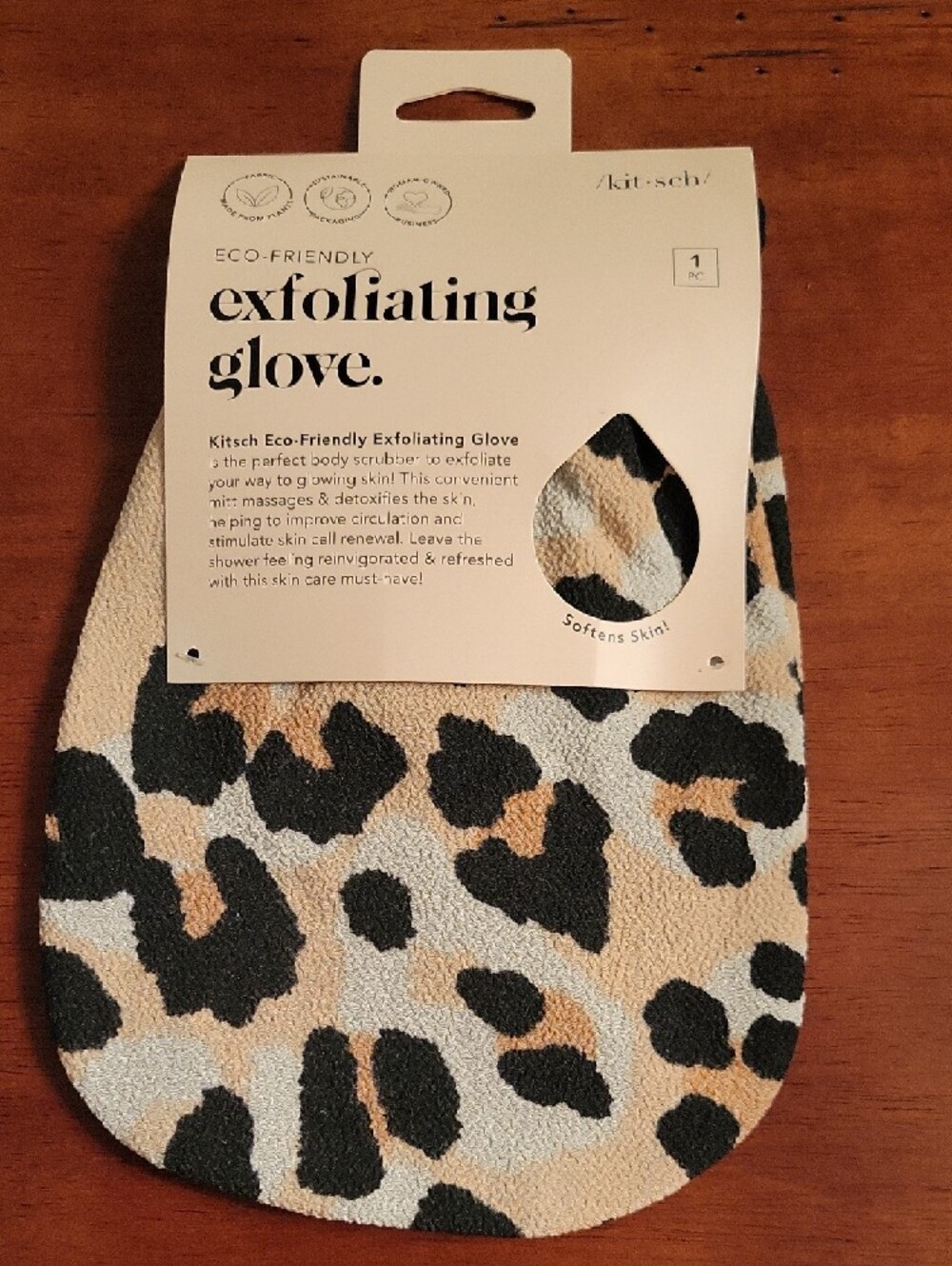 NWT Kitsch Leopard-Print Exfoliating Glove